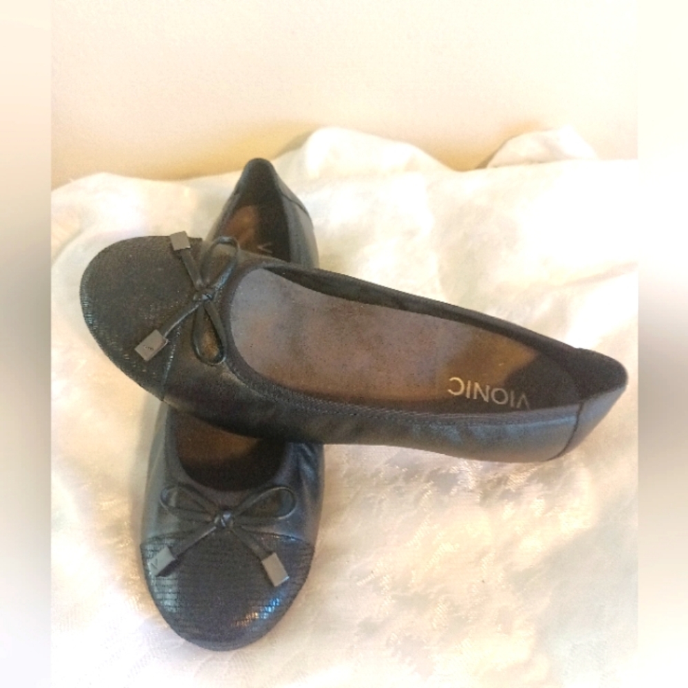 Vionic Minna black leather ballet slipper flat shoes size 6